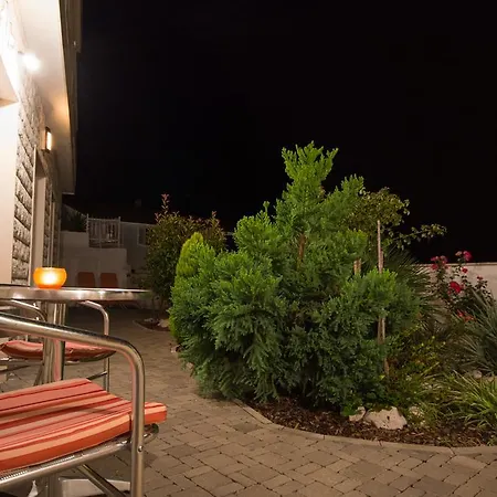 Wisibada Διαμέρισμα Τρογκίρ