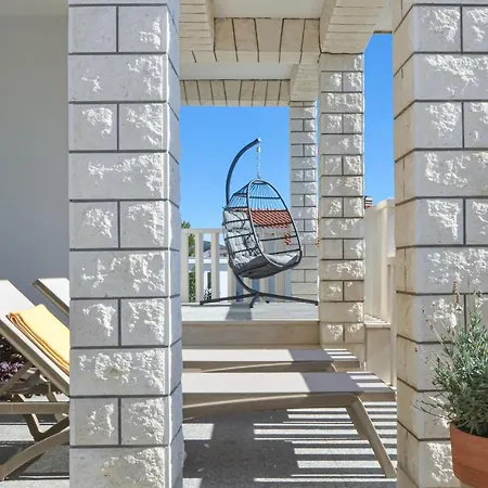 Wisibada トロギール