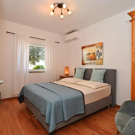 Wisibada Трогир