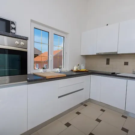 Wisibada トロギール